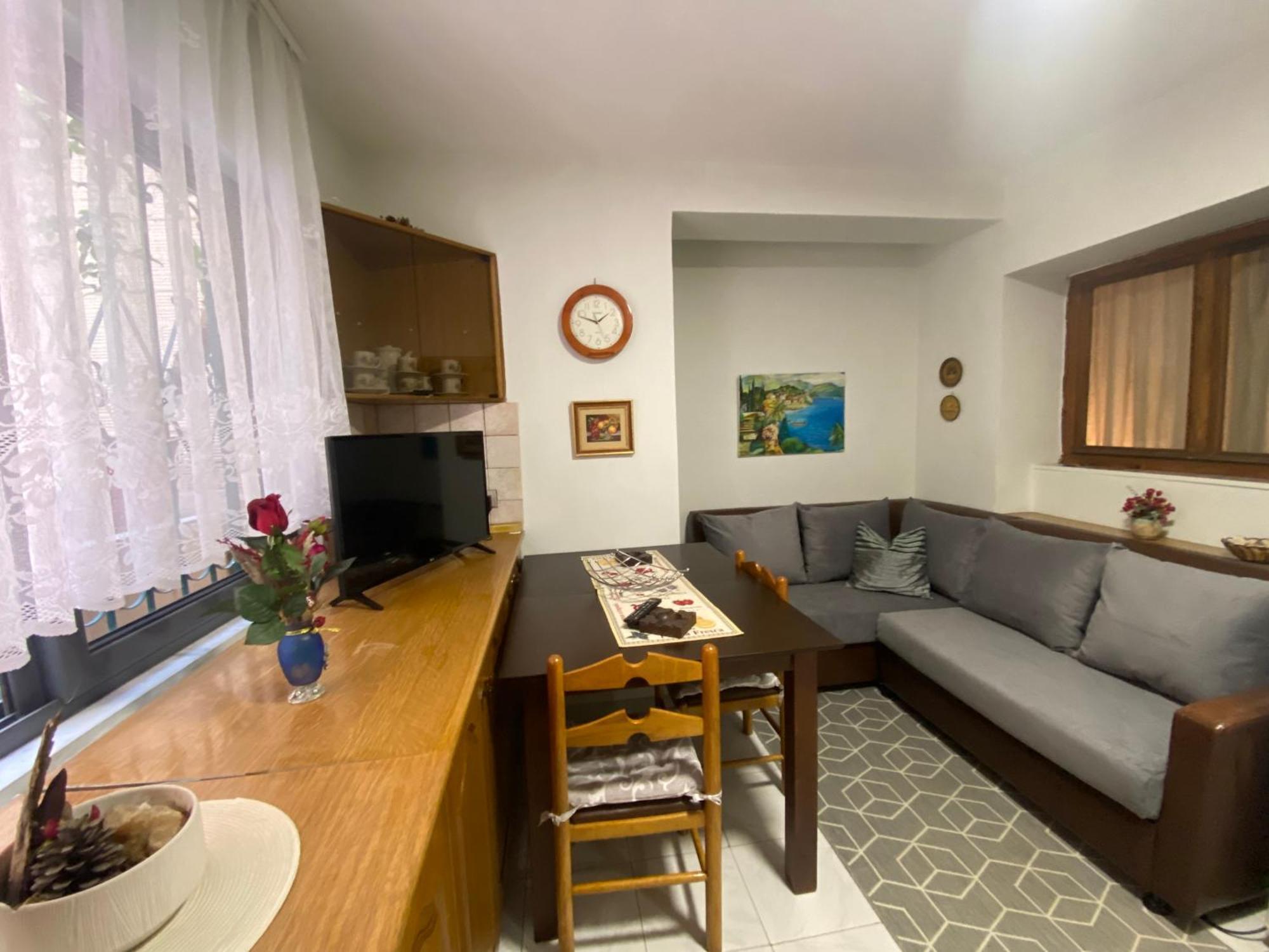 Dani Two Bedroom In Center Of * Tirana